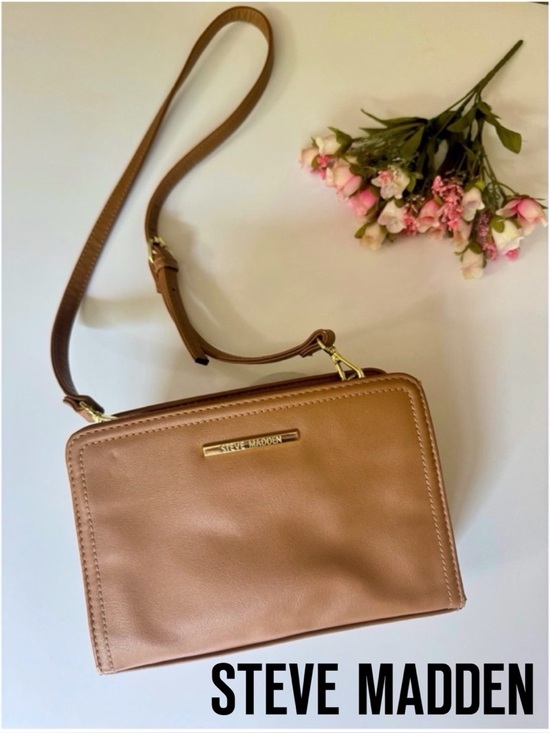 Steve Madden Handbags - Steve Madden Brown Crossbody Bag